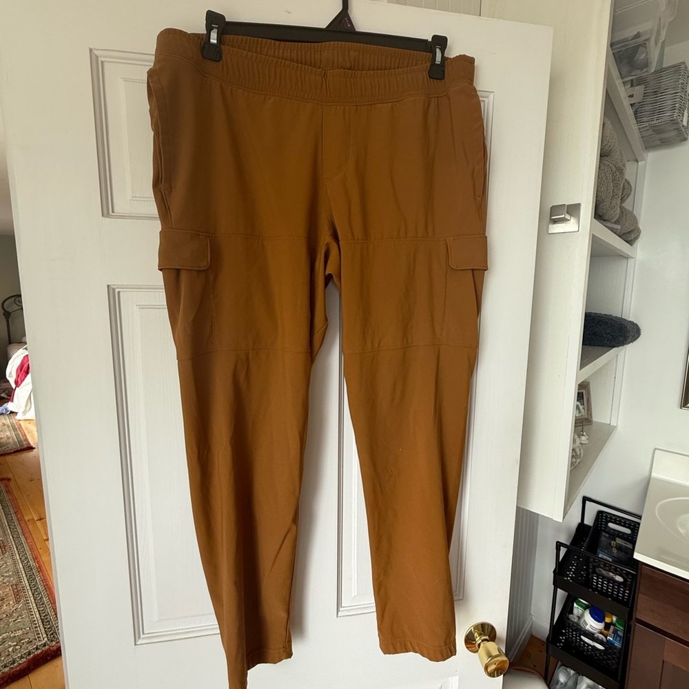 All in motion cargo jogger mustard khaki